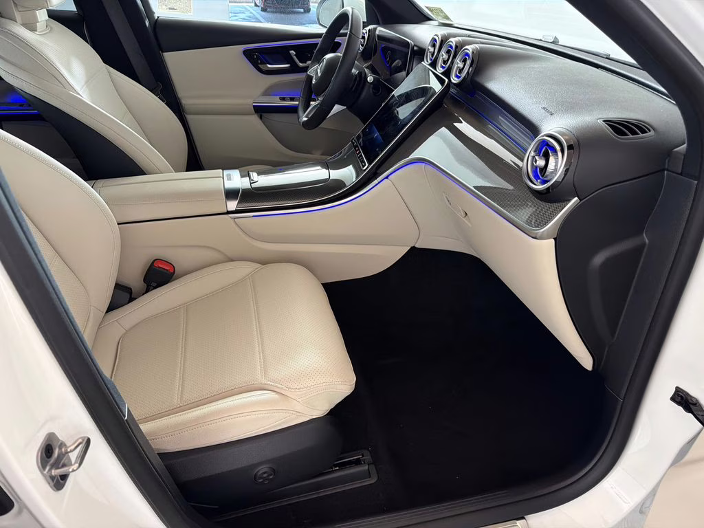 2025 Polar White Mercedes-Benz GLC GLC 300 RWD SUV