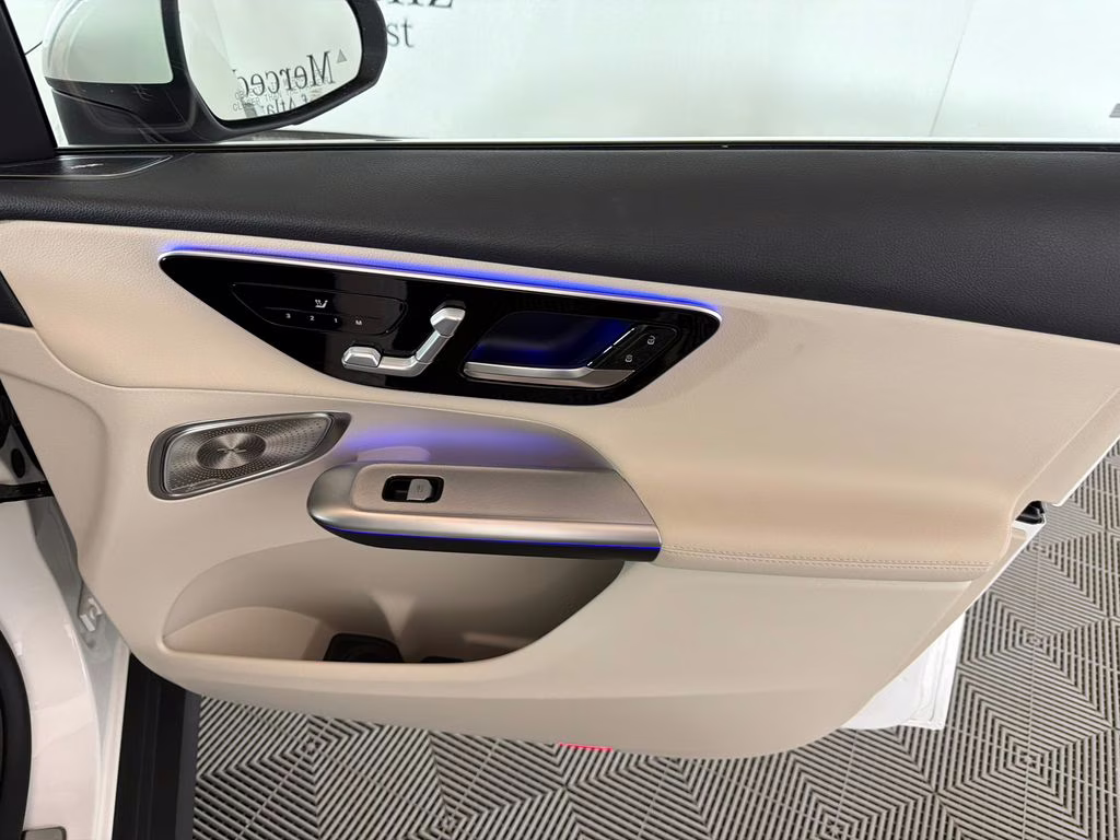 2025 Polar White Mercedes-Benz GLC GLC 300 RWD SUV