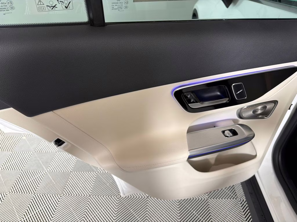 2025 Polar White Mercedes-Benz GLC GLC 300 RWD SUV