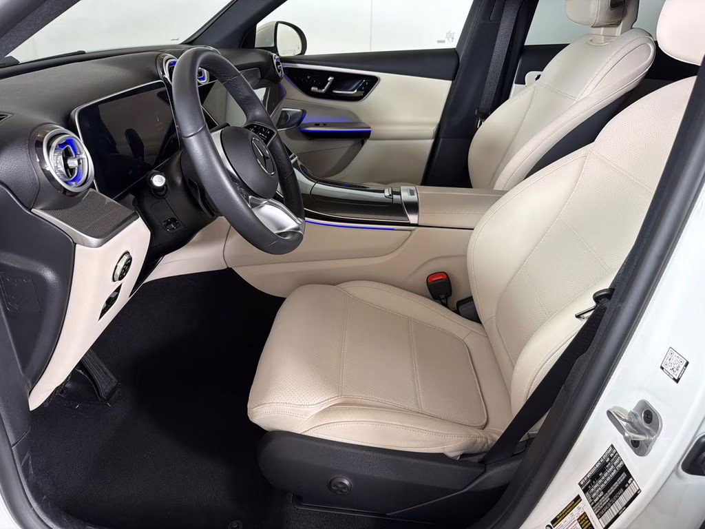 2025 Polar White Mercedes-Benz GLC GLC 300 RWD SUV