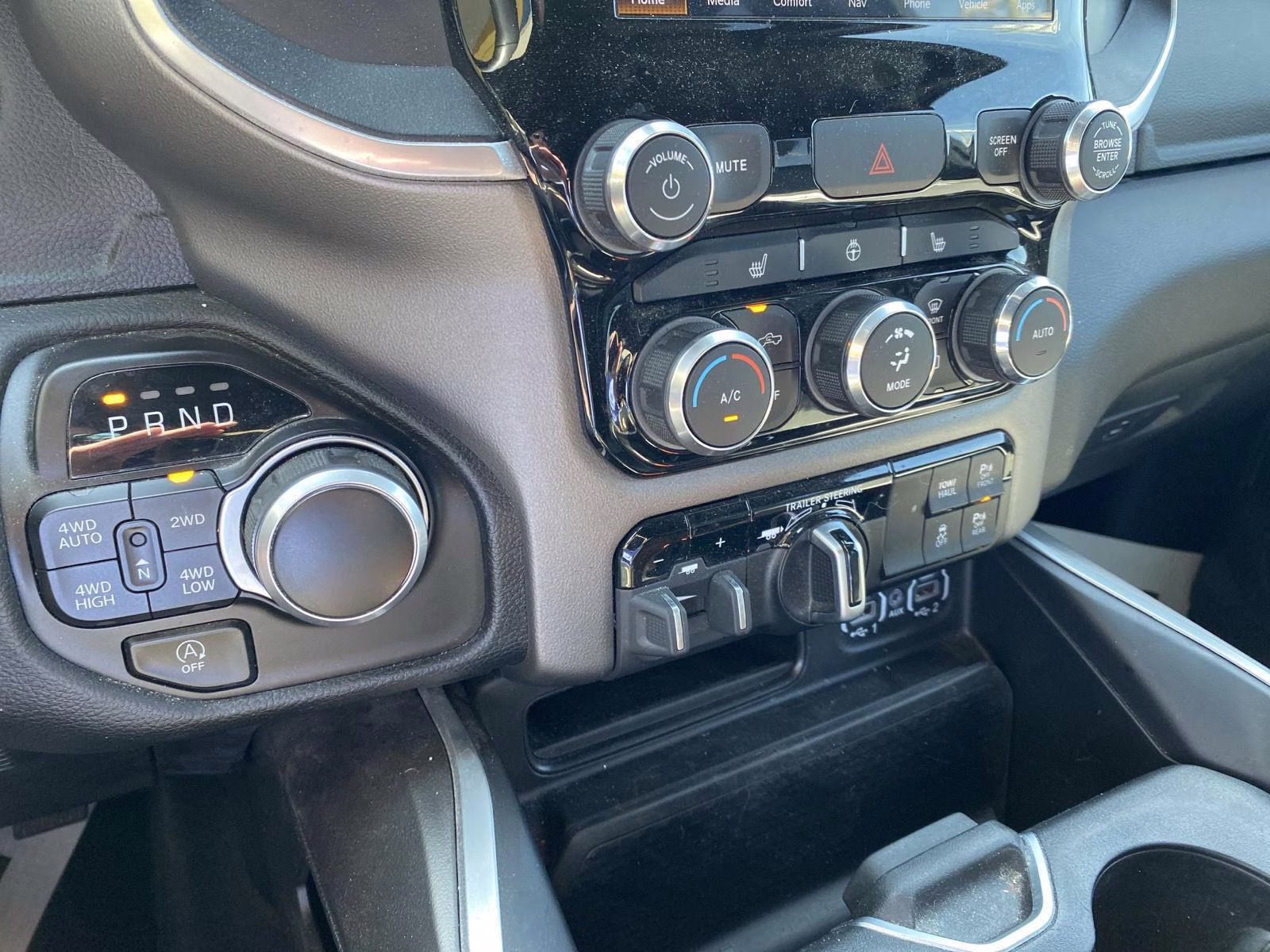 2022 Patriot Blue Pearlcoat Ram 1500 Big Horn 4X4 Truck