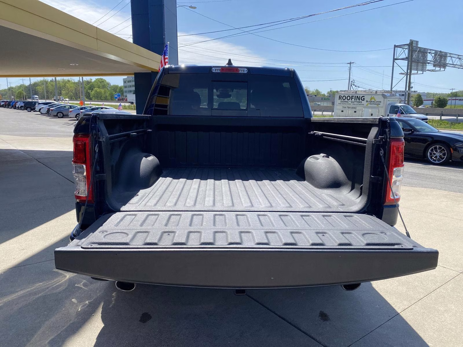 2022 Patriot Blue Pearlcoat Ram 1500 Big Horn 4X4 Truck