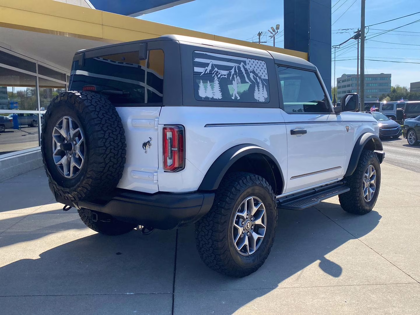 2024 Oxford White Ford Bronco Badlands 4X4 SUV