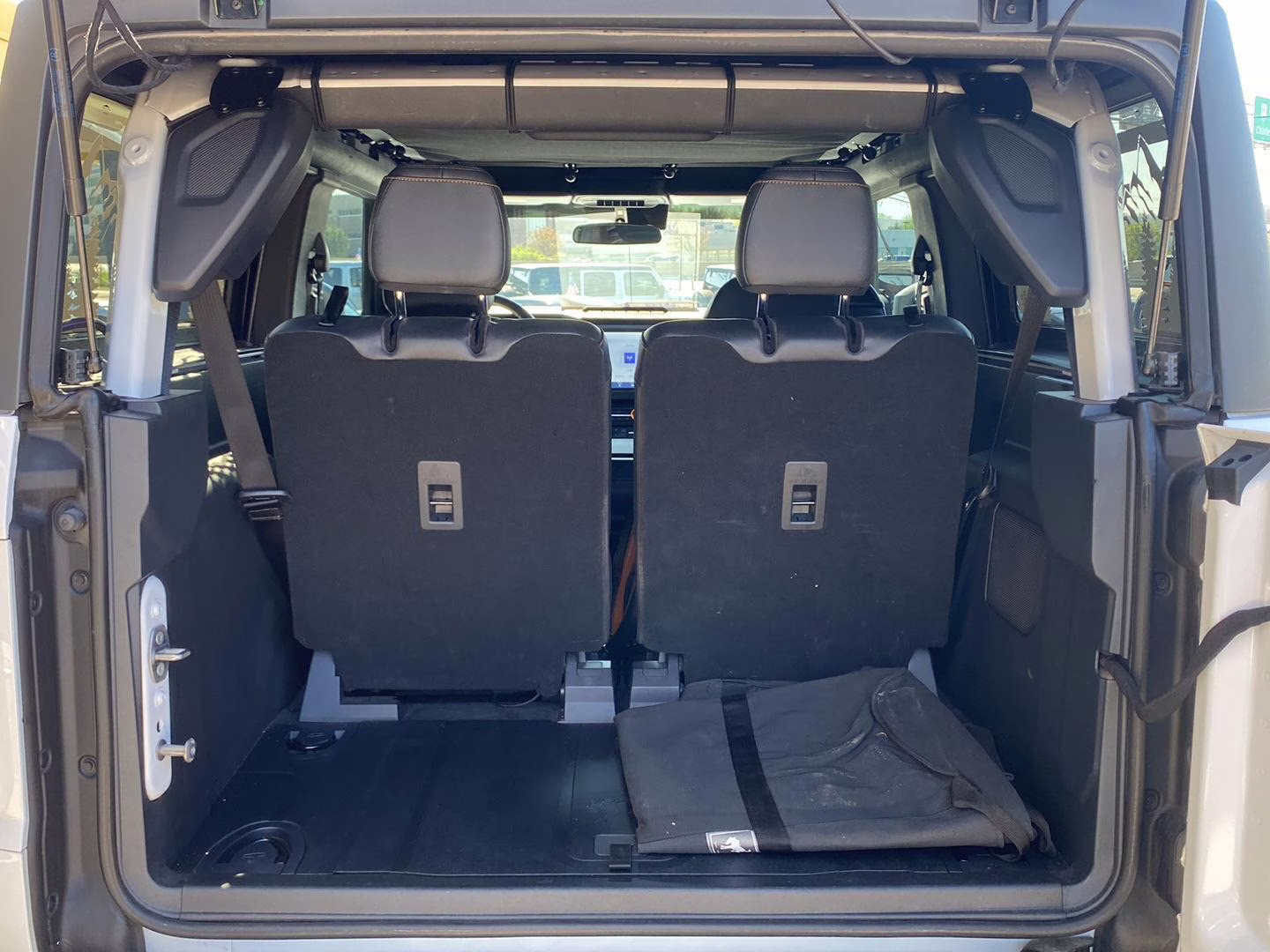 2024 Oxford White Ford Bronco Badlands 4X4 SUV