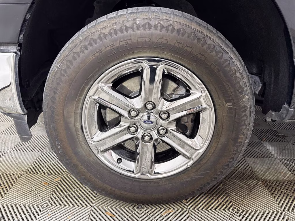 2024 Agate Black Metallic Ford F-150 XLT 4X4 Truck
