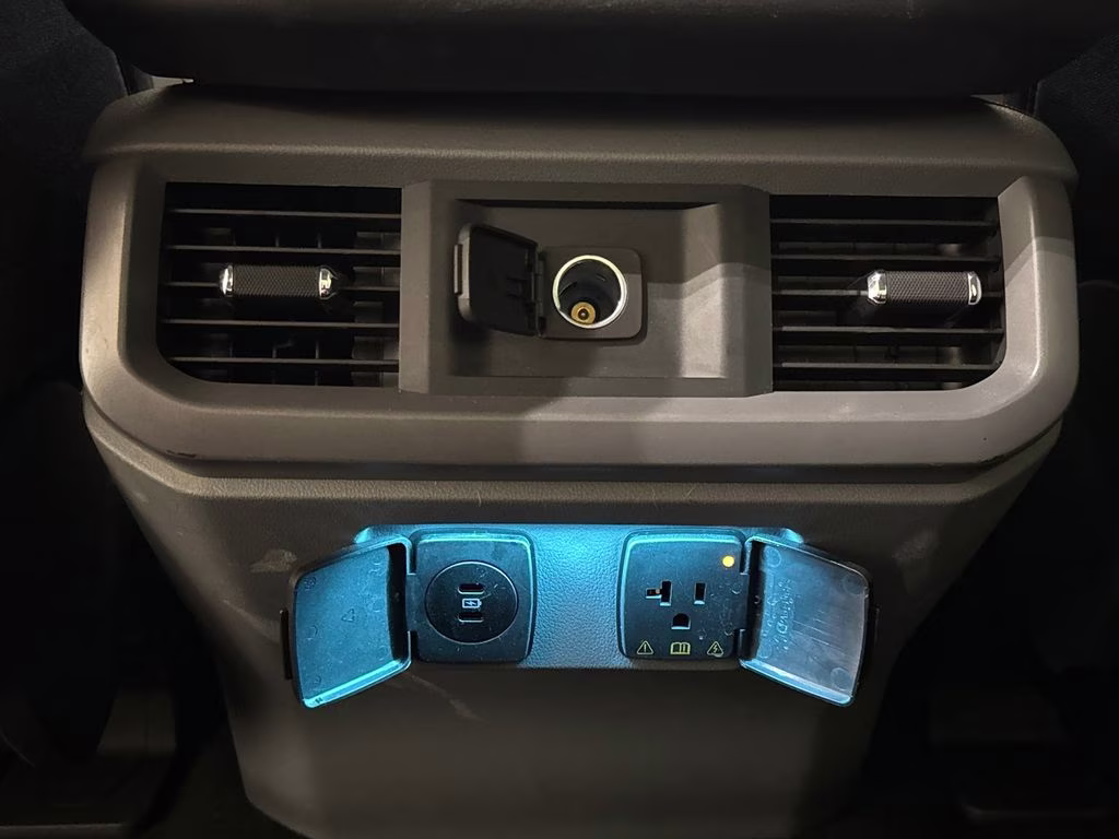 2024 Agate Black Metallic Ford F-150 XLT 4X4 Truck