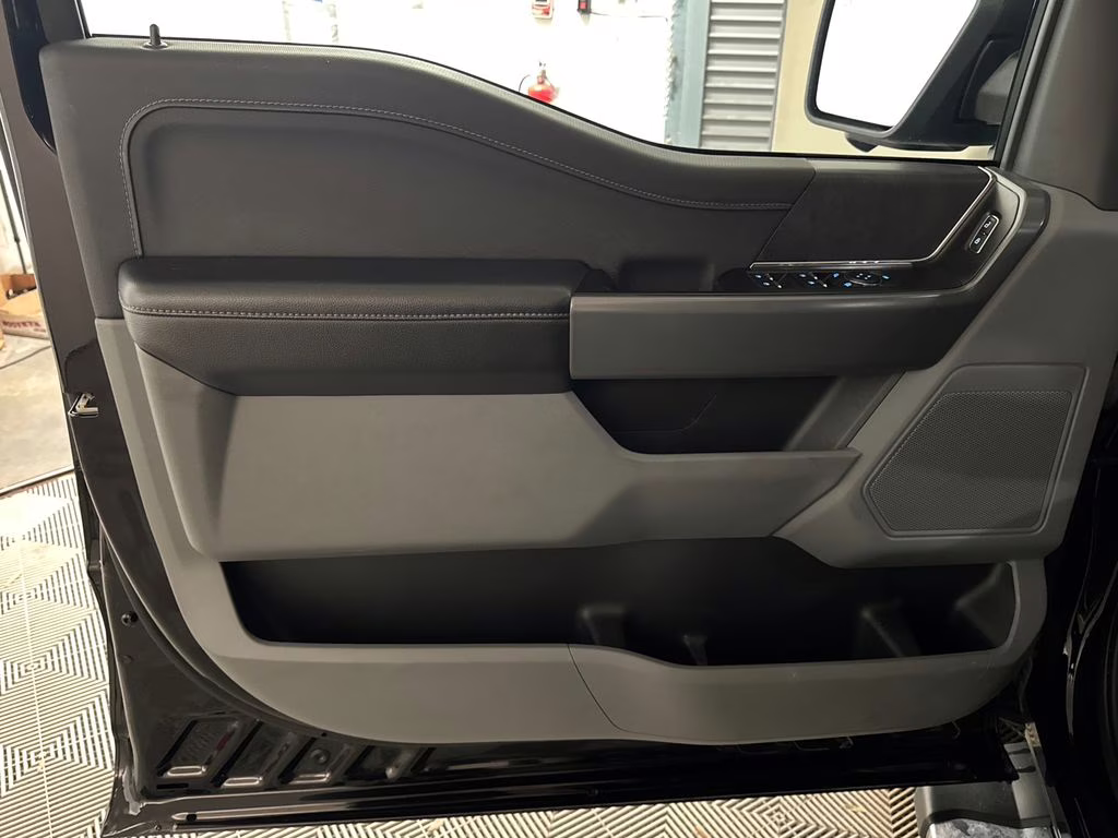 2024 Agate Black Metallic Ford F-150 XLT 4X4 Truck