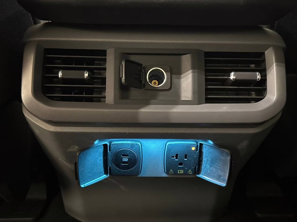 2024 Agate Black Metallic Ford F-150 XLT 4X4 Truck