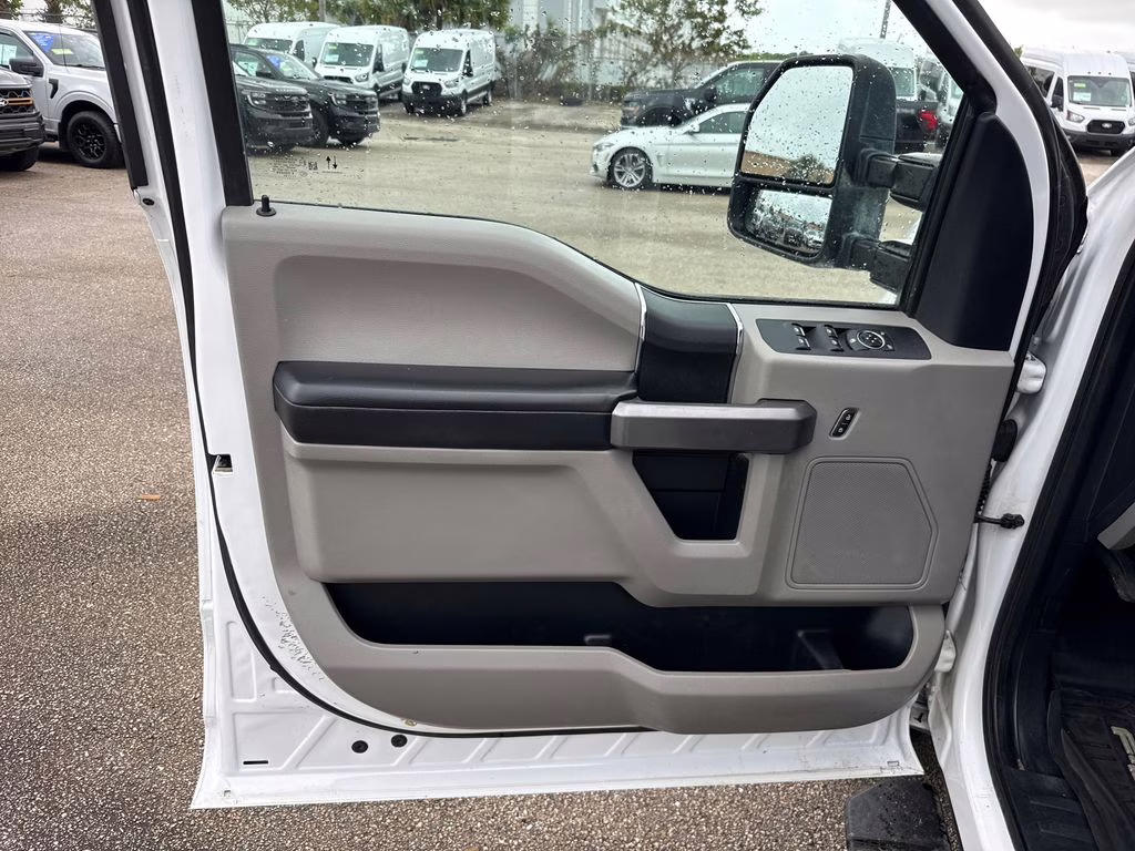 2021 Oxford White Ford Super Duty F-350 DRW XLT 4X4 Truck