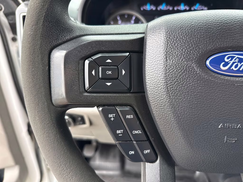 2021 Oxford White Ford Super Duty F-350 DRW XLT 4X4 Truck