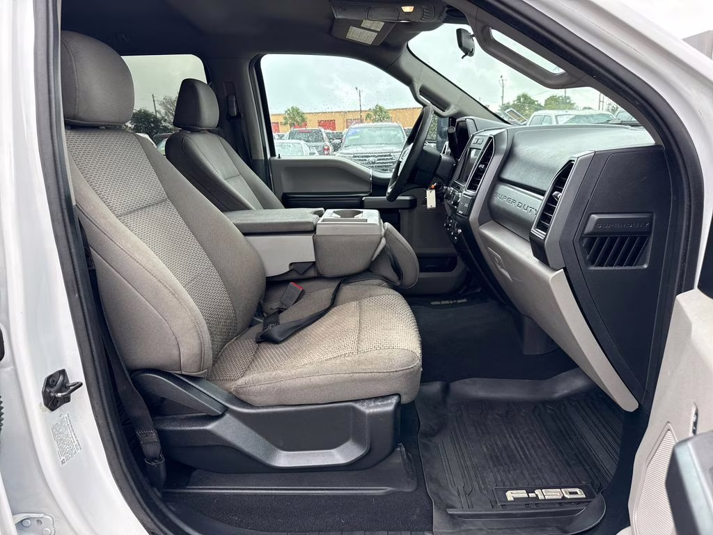 2021 Oxford White Ford Super Duty F-350 DRW XLT 4X4 Truck