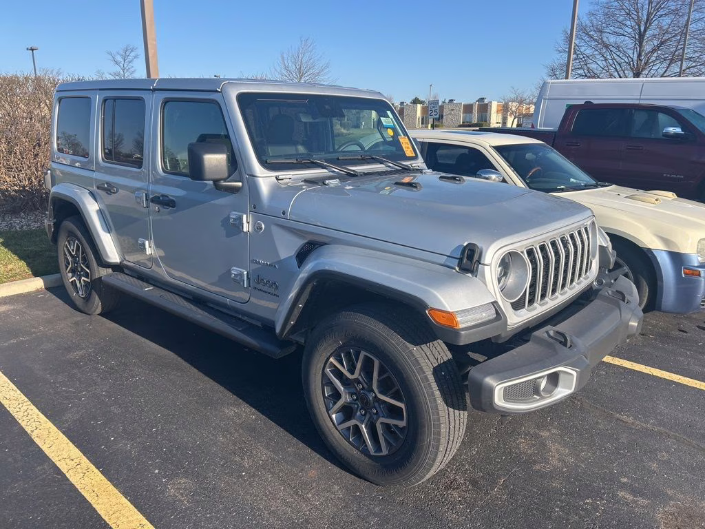 2024 Silver Zynith Clearcoat Jeep Wrangler Sahara 4X4 SUV