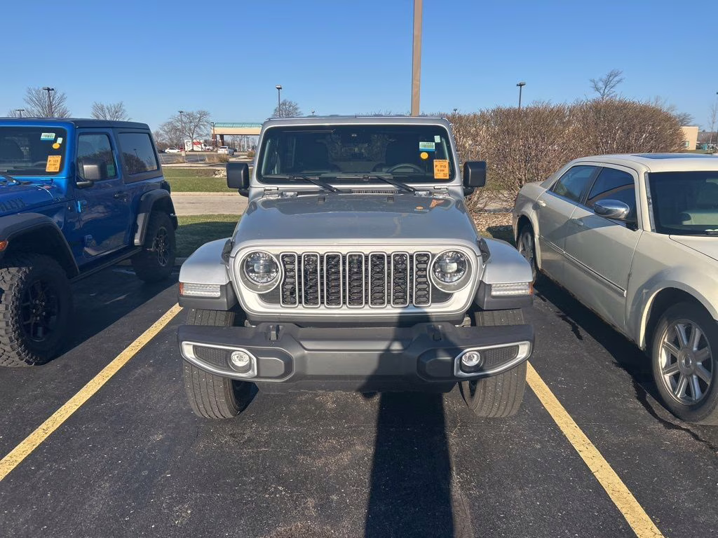 2024 Silver Zynith Clearcoat Jeep Wrangler Sahara 4X4 SUV