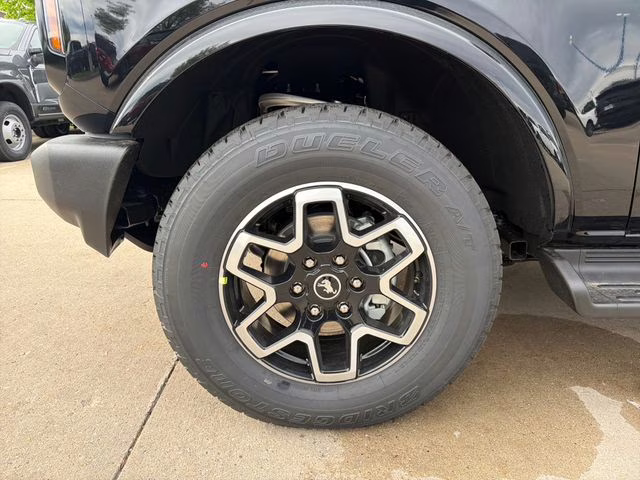2026 Shadow Black Ford Bronco Outer Banks 4X4 SUV