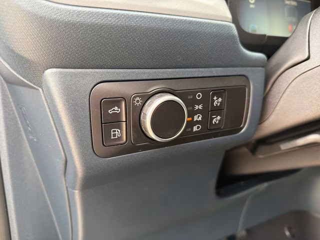 2026 Oxford White Ford Maverick XL FWD Truck