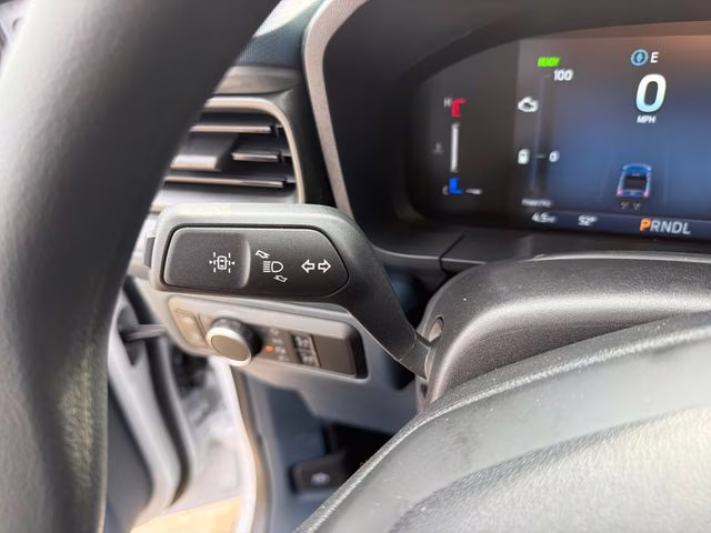 2026 Oxford White Ford Maverick XL FWD Truck