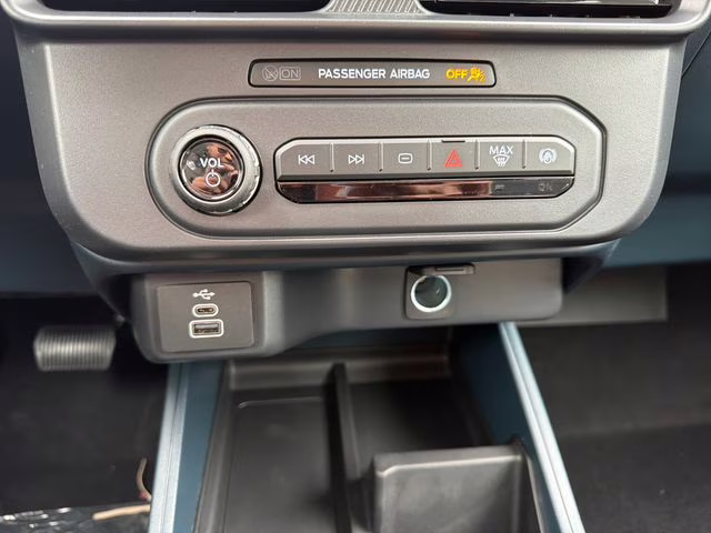 2026 Oxford White Ford Maverick XL FWD Truck