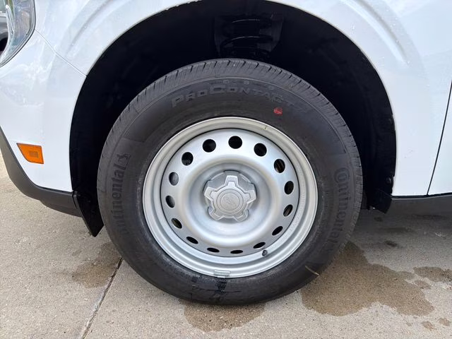 2026 Oxford White Ford Maverick XL AWD Truck
