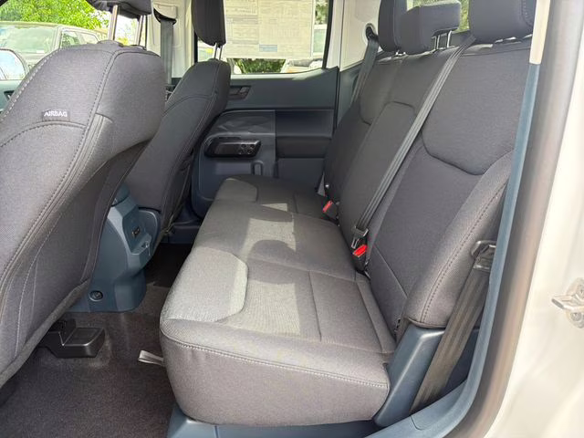 2026 Oxford White Ford Maverick XL AWD Truck