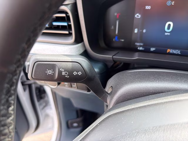2026 Oxford White Ford Maverick XLT FWD Truck
