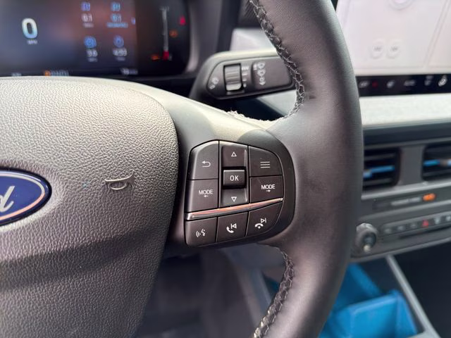 2026 Oxford White Ford Maverick XLT FWD Truck