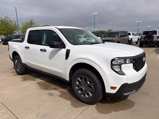 2026 Oxford White Ford Maverick XLT FWD Truck