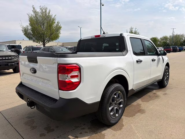 2026 Oxford White Ford Maverick XLT FWD Truck