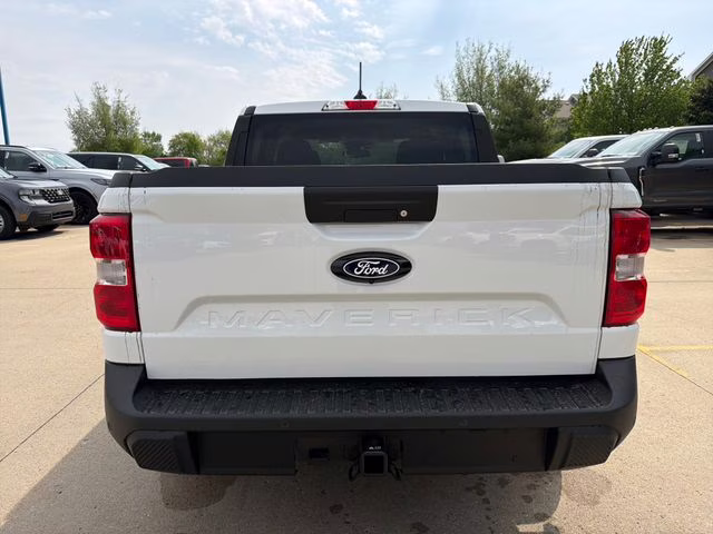 2026 Oxford White Ford Maverick XLT FWD Truck