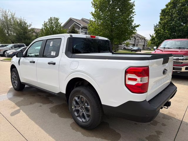 2026 Oxford White Ford Maverick XLT FWD Truck
