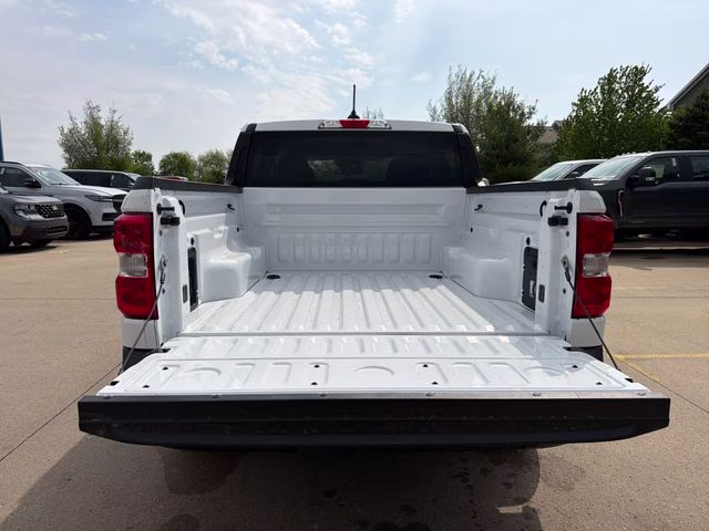 2026 Oxford White Ford Maverick XLT FWD Truck