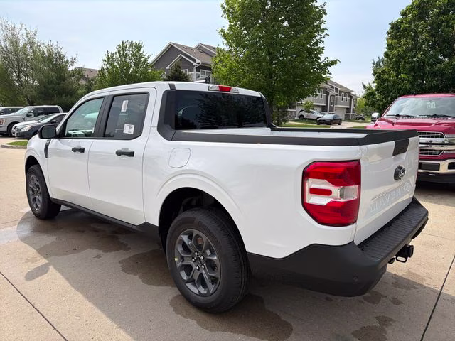 2026 Oxford White Ford Maverick XLT FWD Truck