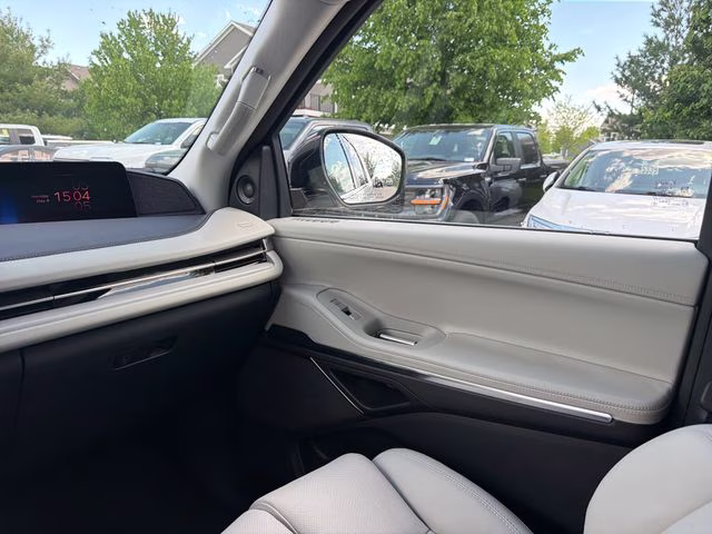 2026 Star White Metallic Tri-Coat Lincoln Navigator Reserve 4X4 SUV