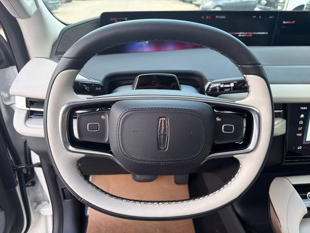 2026 Star White Metallic Tri-Coat Lincoln Navigator Reserve 4X4 SUV