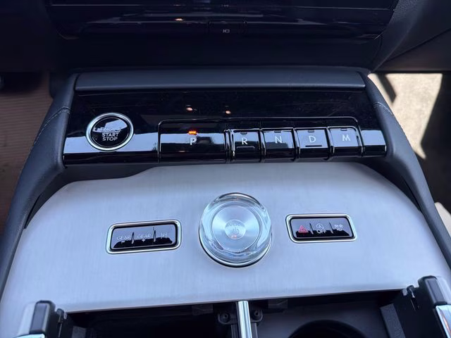 2026 Crystal White Metallic Clearcoat Lincoln Navigator L Reserve 4X4 SUV