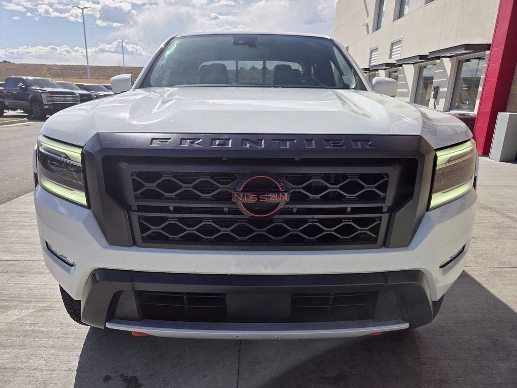 2022 Glacier White Nissan Frontier PRO-4X 4X4 Truck