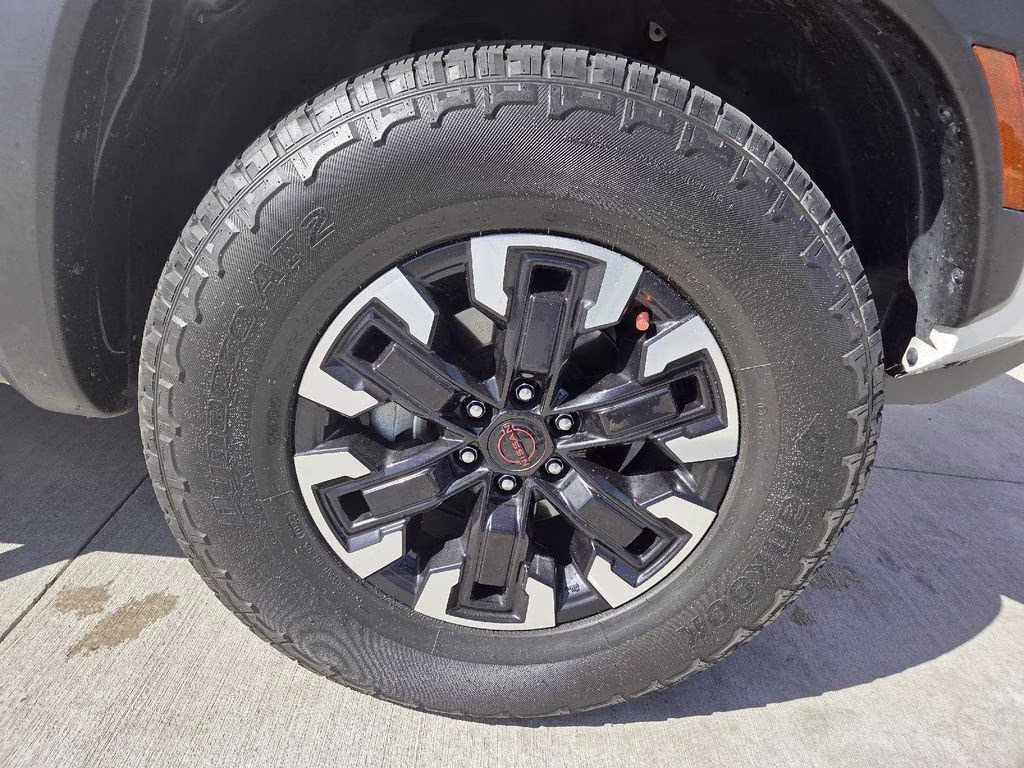 2022 Glacier White Nissan Frontier PRO-4X 4X4 Truck