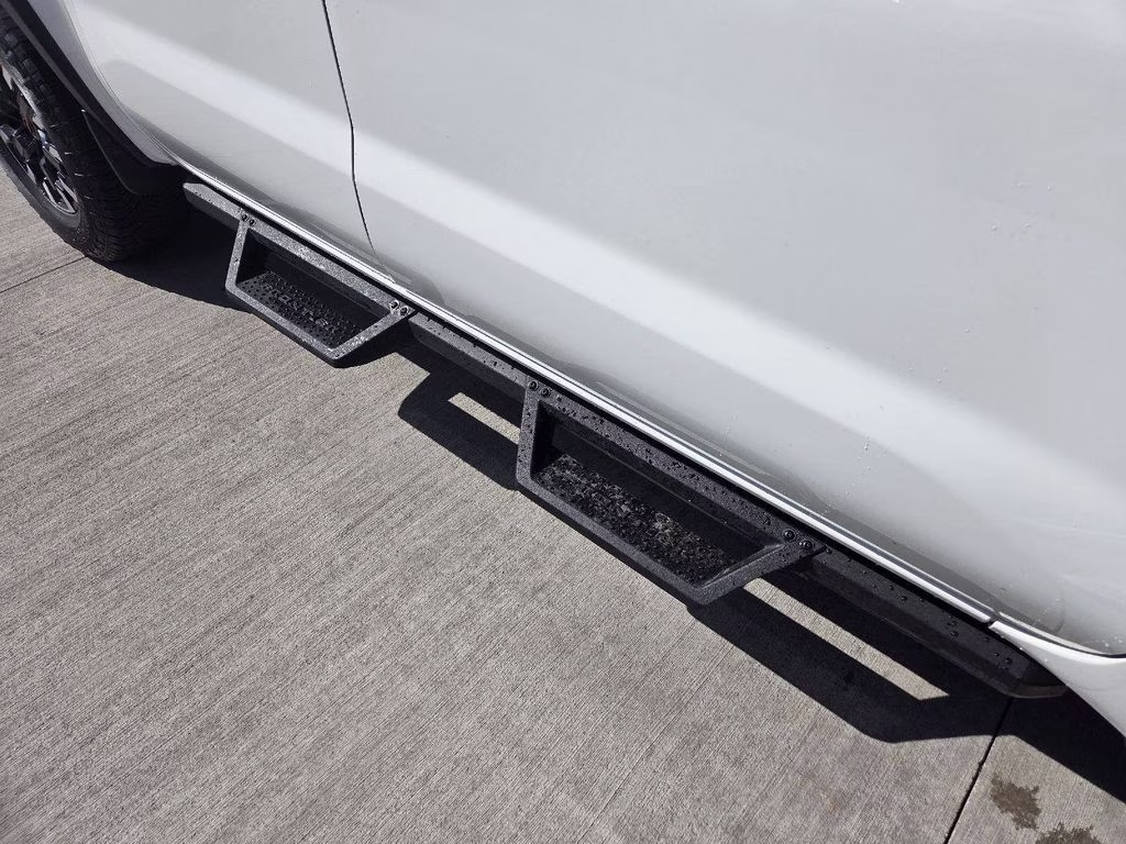 2022 Glacier White Nissan Frontier PRO-4X 4X4 Truck