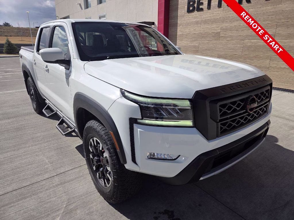 2022 Glacier White Nissan Frontier PRO-4X 4X4 Truck
