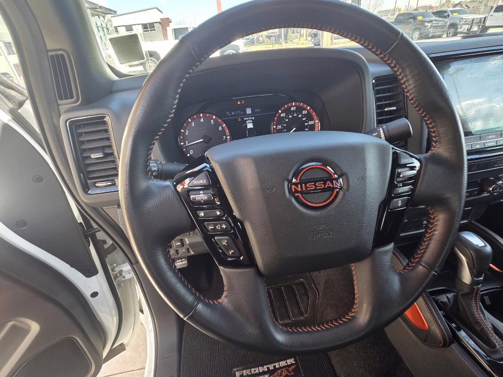 2022 Glacier White Nissan Frontier PRO-4X 4X4 Truck