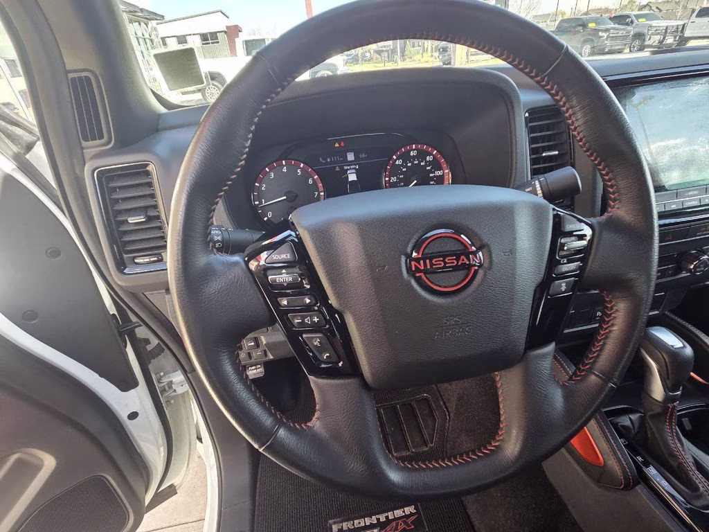 2022 Glacier White Nissan Frontier PRO-4X 4X4 Truck