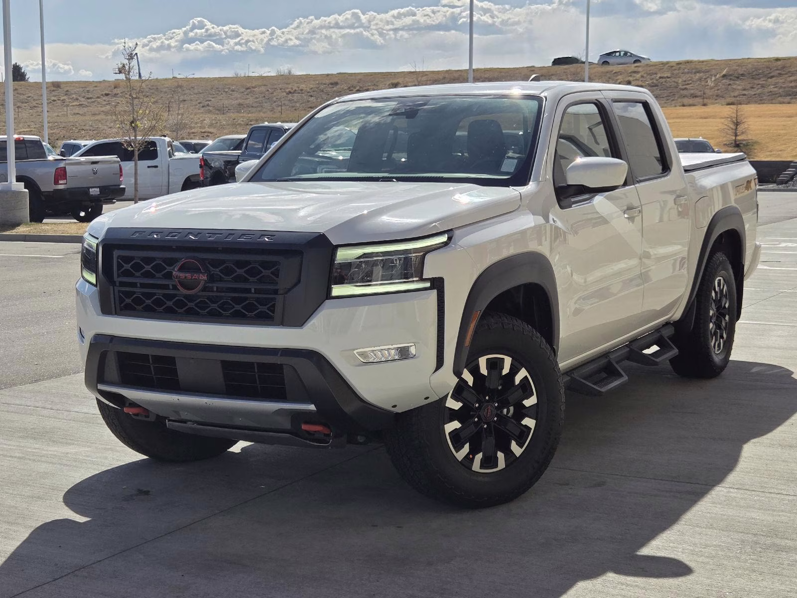 2022 Glacier White Nissan Frontier PRO-4X 4X4 Truck