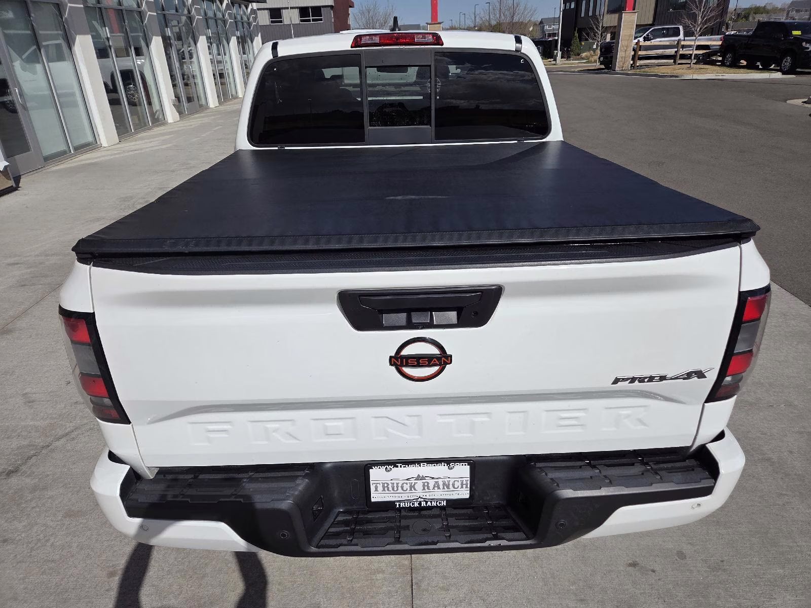 2022 Glacier White Nissan Frontier PRO-4X 4X4 Truck