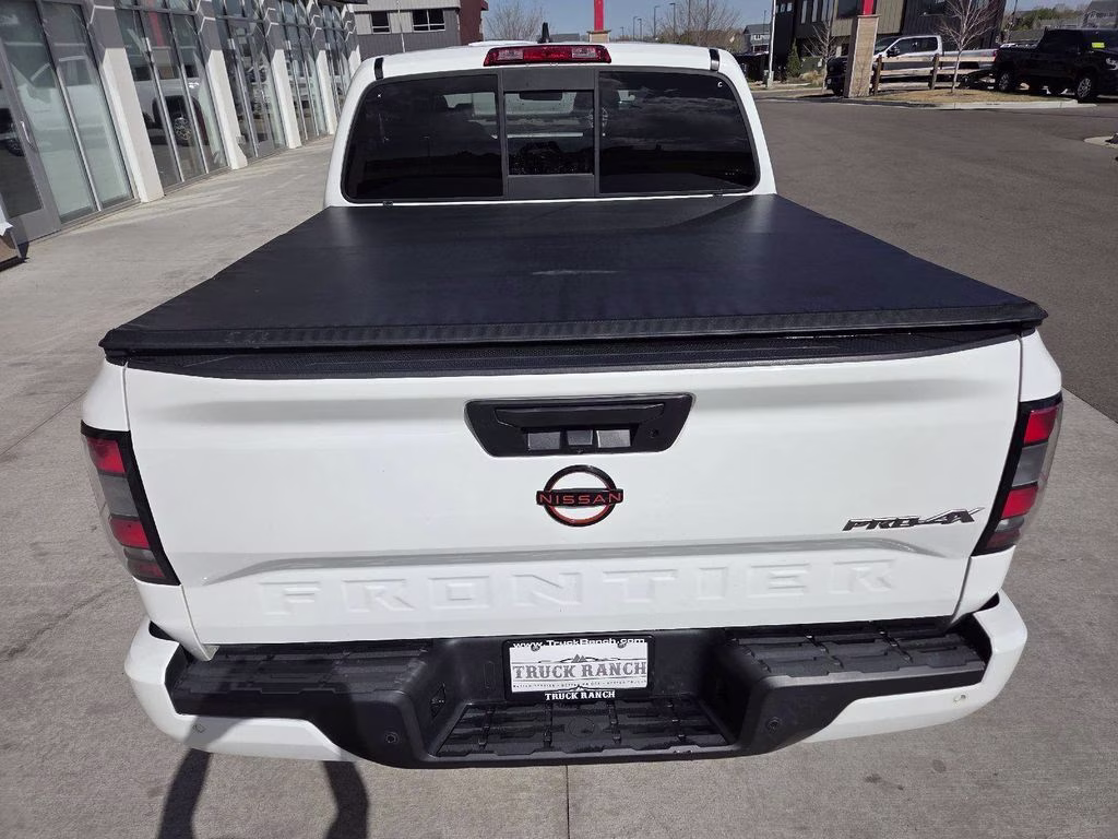 2022 Glacier White Nissan Frontier PRO-4X 4X4 Truck