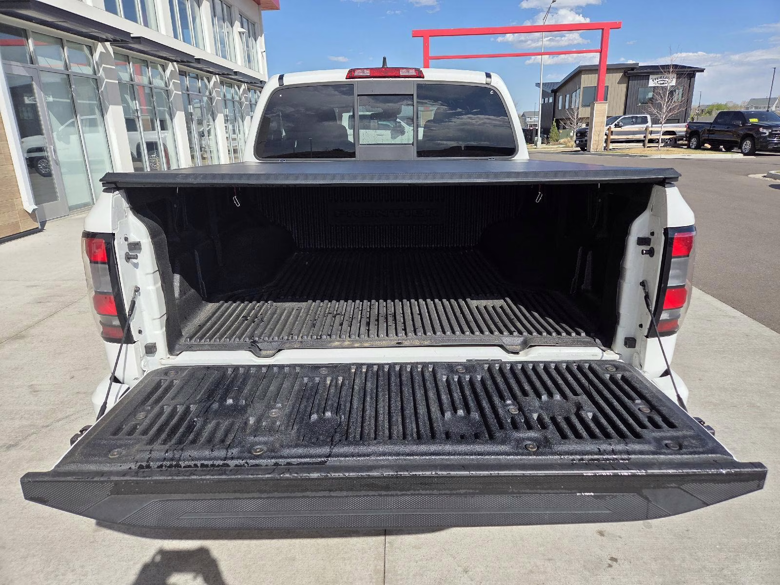 2022 Glacier White Nissan Frontier PRO-4X 4X4 Truck