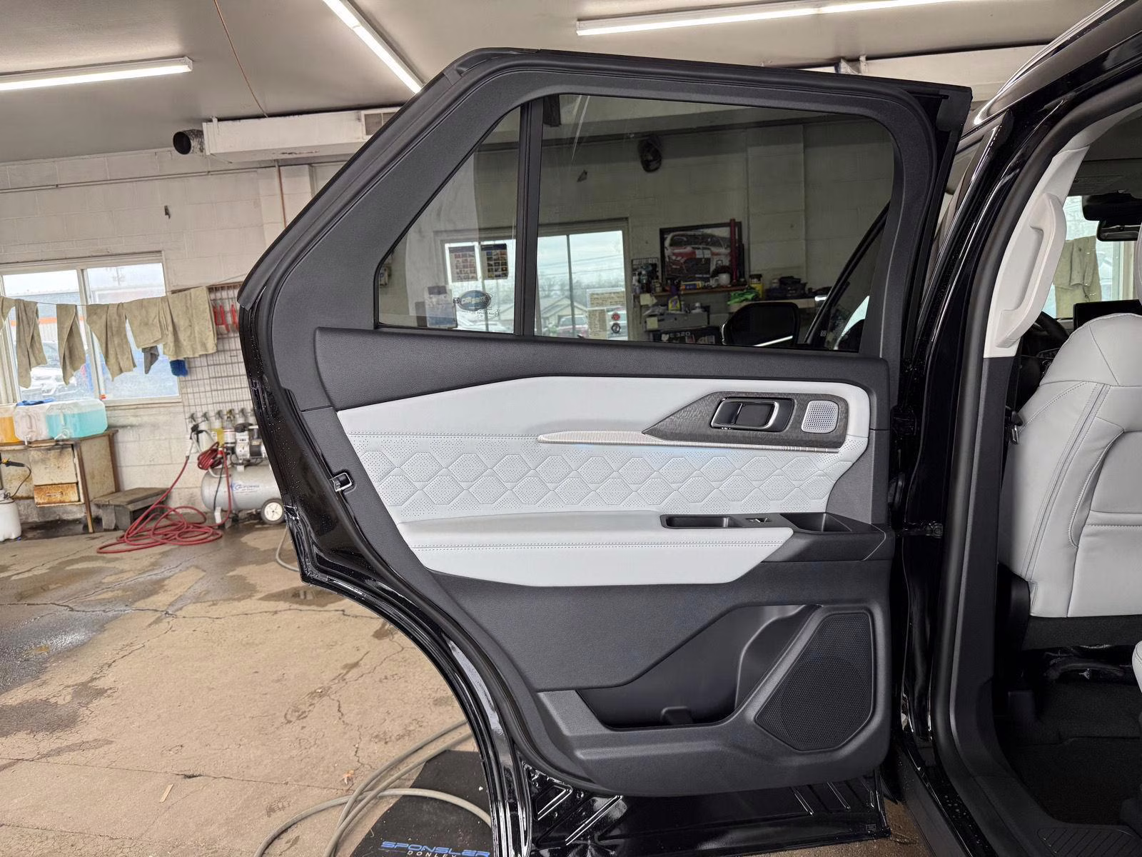 2026 Agate Black Metallic Ford Explorer Platinum 4X4 SUV