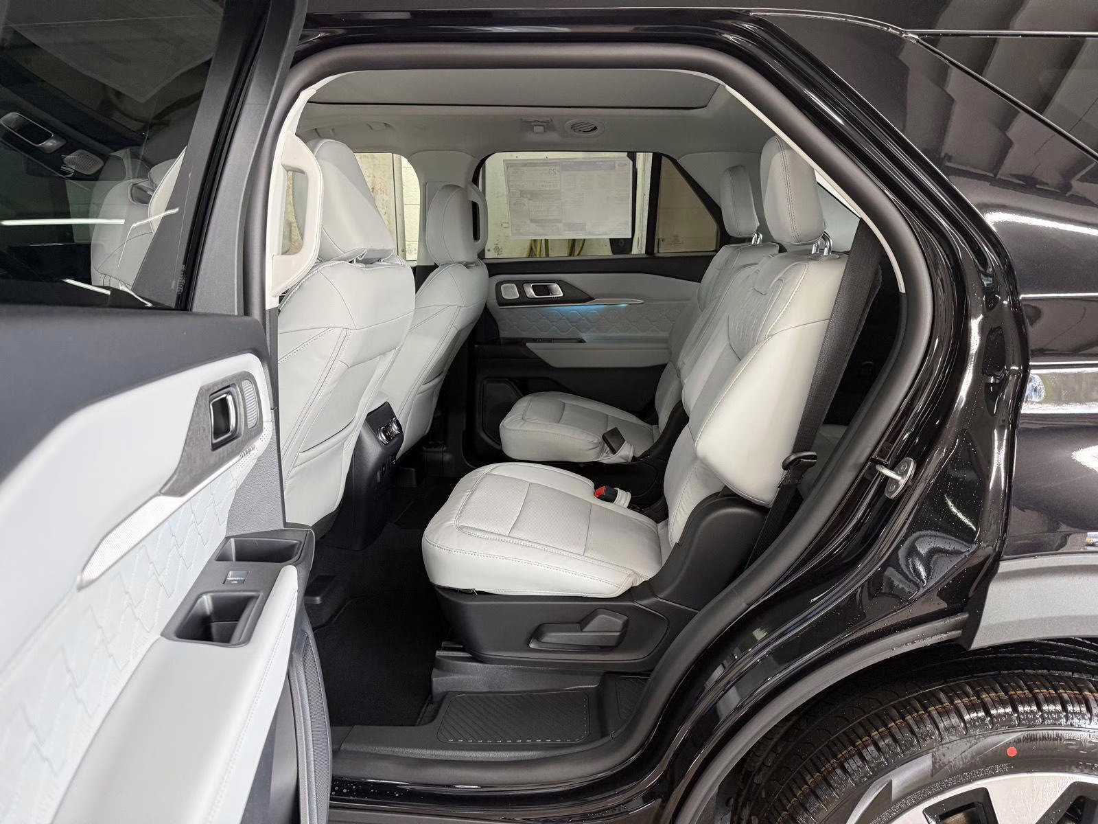 2026 Agate Black Metallic Ford Explorer Platinum 4X4 SUV