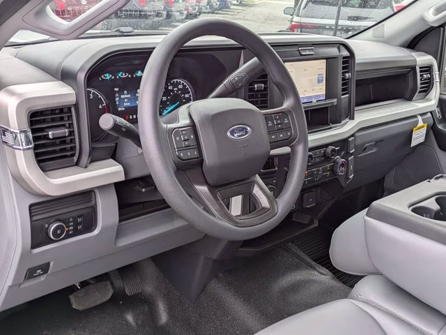 2026 Oxford White Ford Super Duty F-550 DRW XL 4X4 Truck