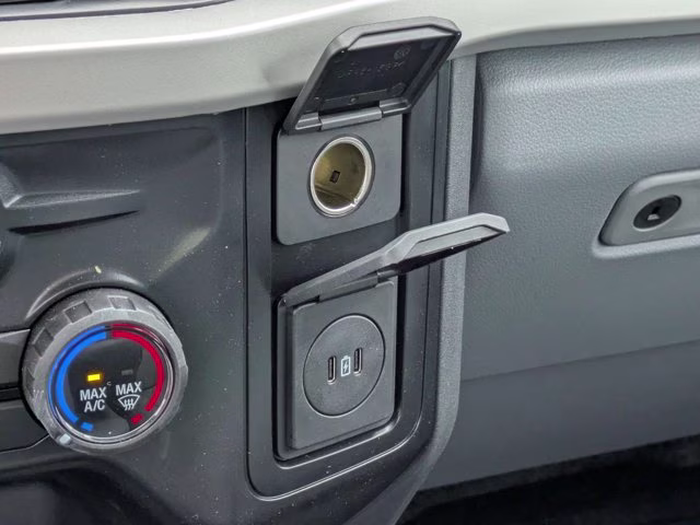 2026 Oxford White Ford Super Duty F-550 DRW XL 4X4 Truck