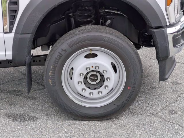 2026 Oxford White Ford Super Duty F-550 DRW XL 4X4 Truck