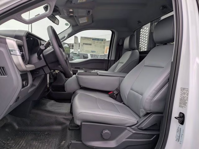 2026 Oxford White Ford Super Duty F-550 DRW XL 4X4 Truck